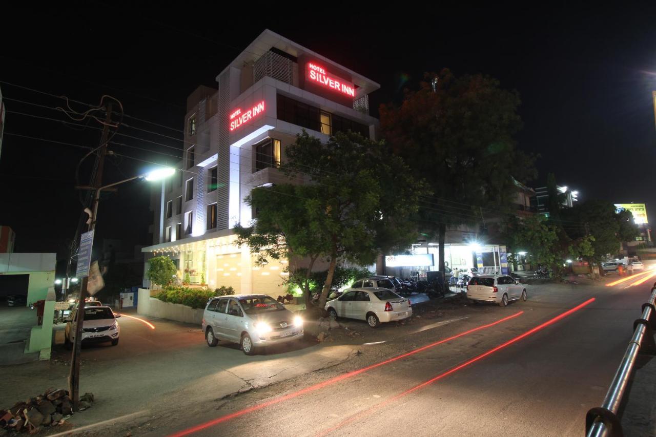 Hotel Executive Silver Inn 奥兰加巴德 外观 照片