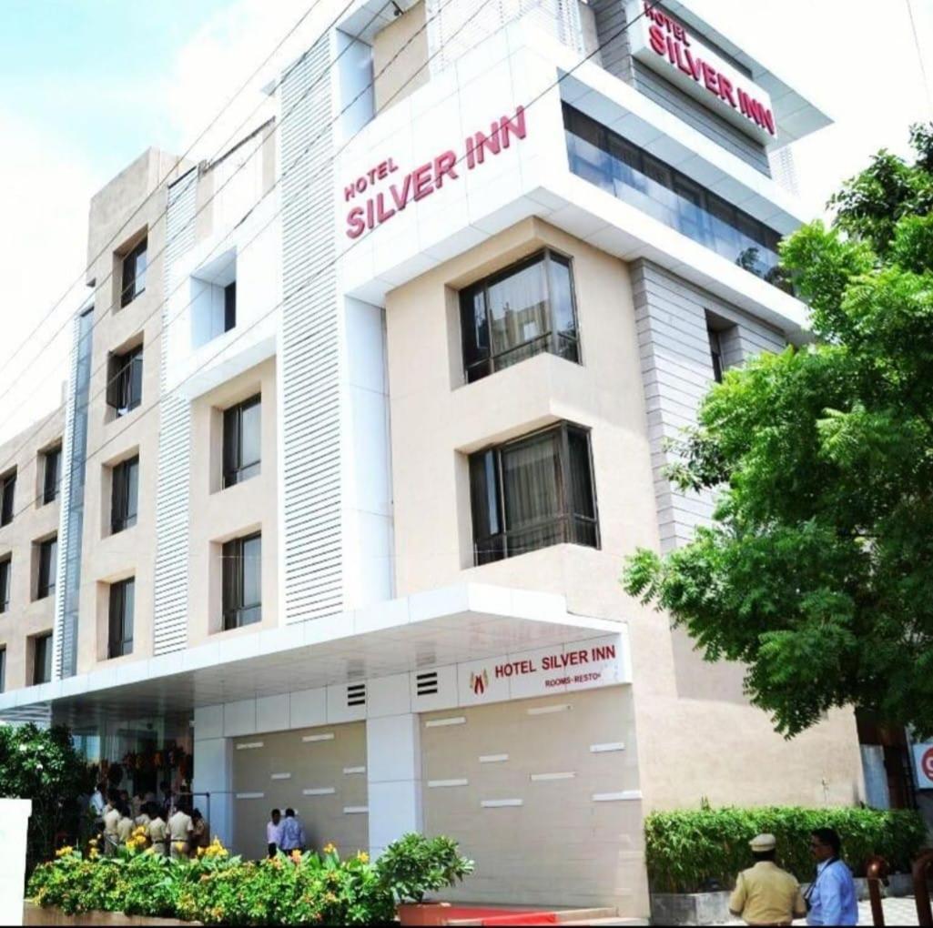 Hotel Executive Silver Inn 奥兰加巴德 外观 照片