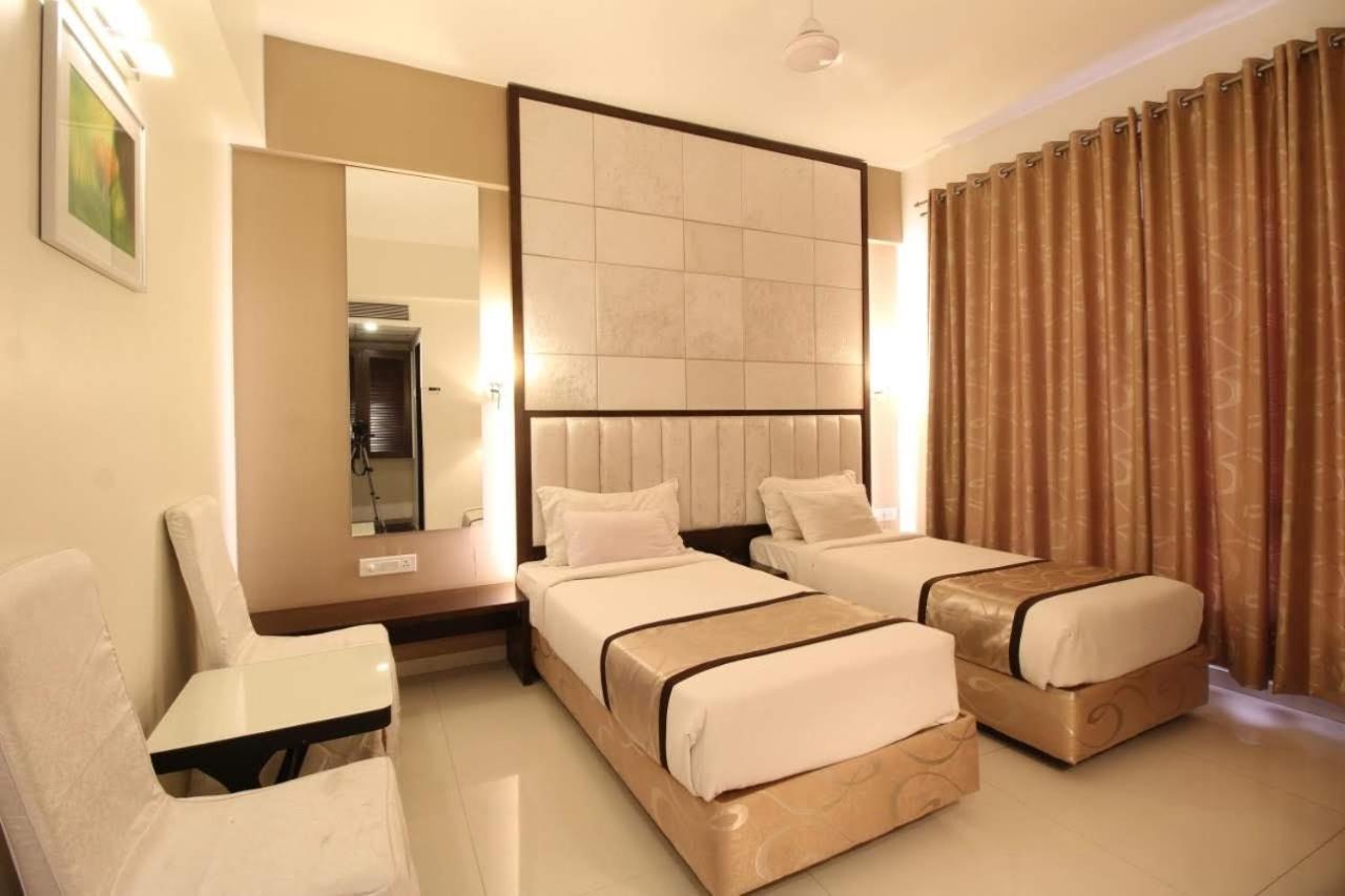 Hotel Executive Silver Inn 奥兰加巴德 外观 照片
