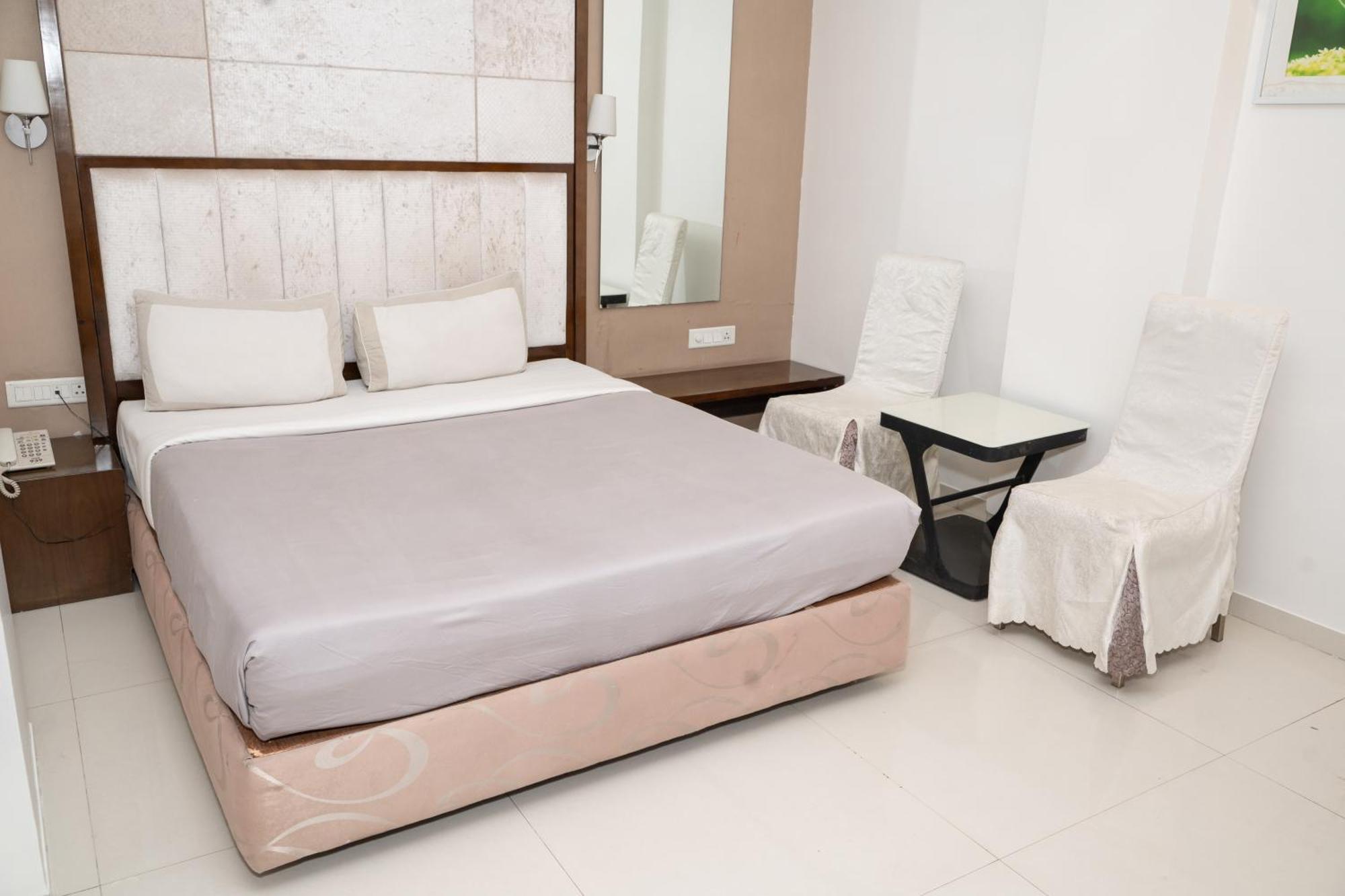 Hotel Executive Silver Inn 奥兰加巴德 外观 照片