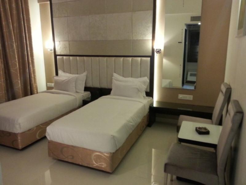 Hotel Executive Silver Inn 奥兰加巴德 外观 照片