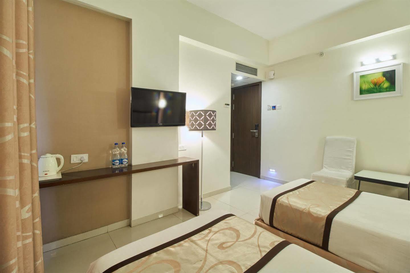 Hotel Executive Silver Inn 奥兰加巴德 外观 照片