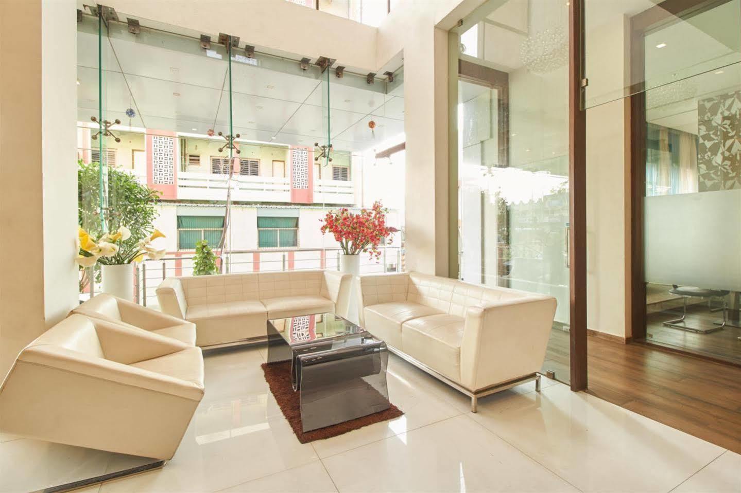 Hotel Executive Silver Inn 奥兰加巴德 外观 照片