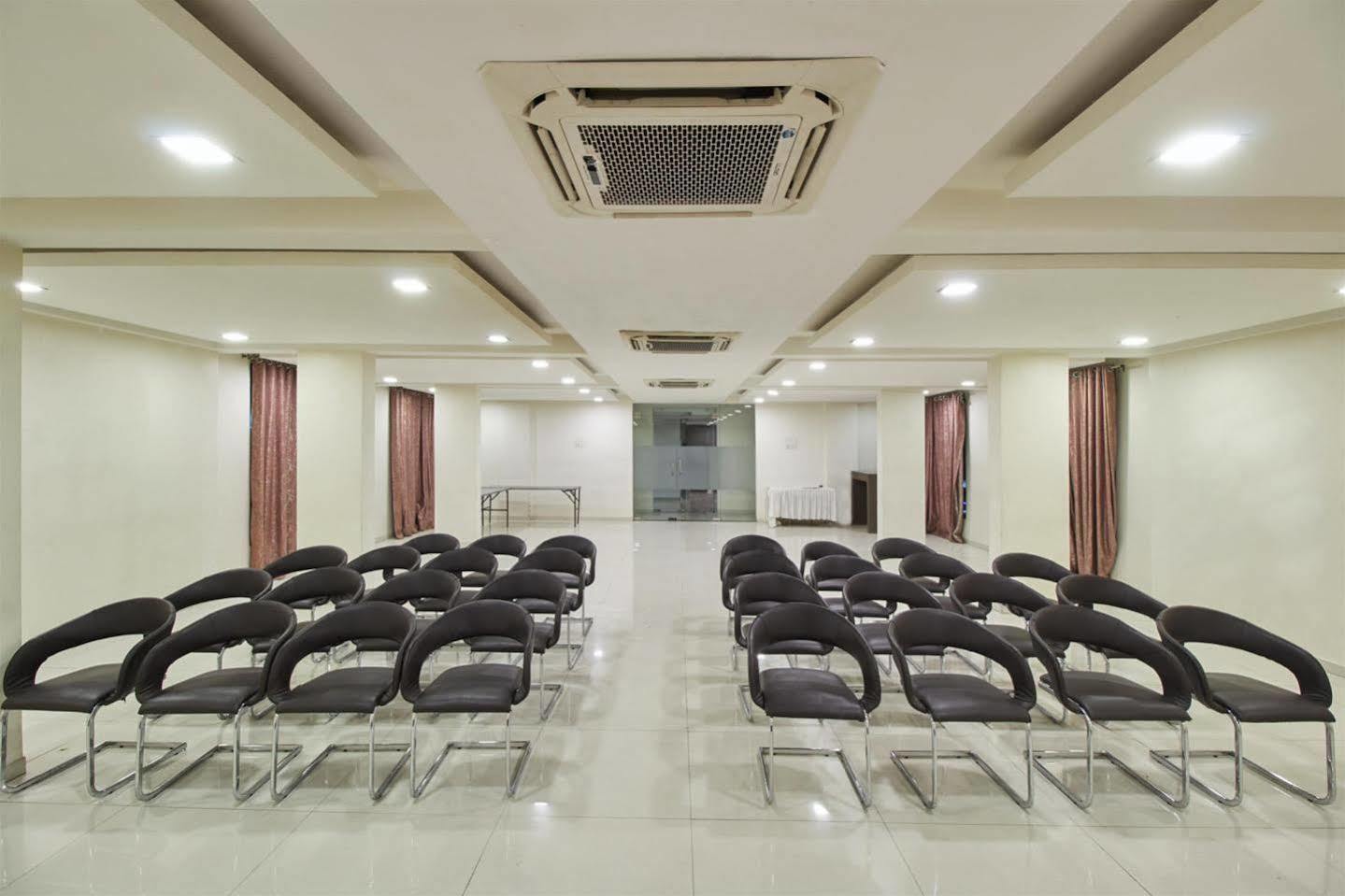 Hotel Executive Silver Inn 奥兰加巴德 外观 照片