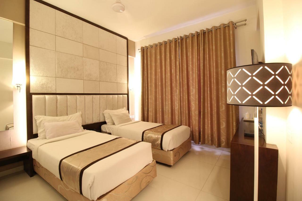 Hotel Executive Silver Inn 奥兰加巴德 外观 照片